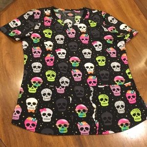 Women’s Dickies Skull Scrub Top